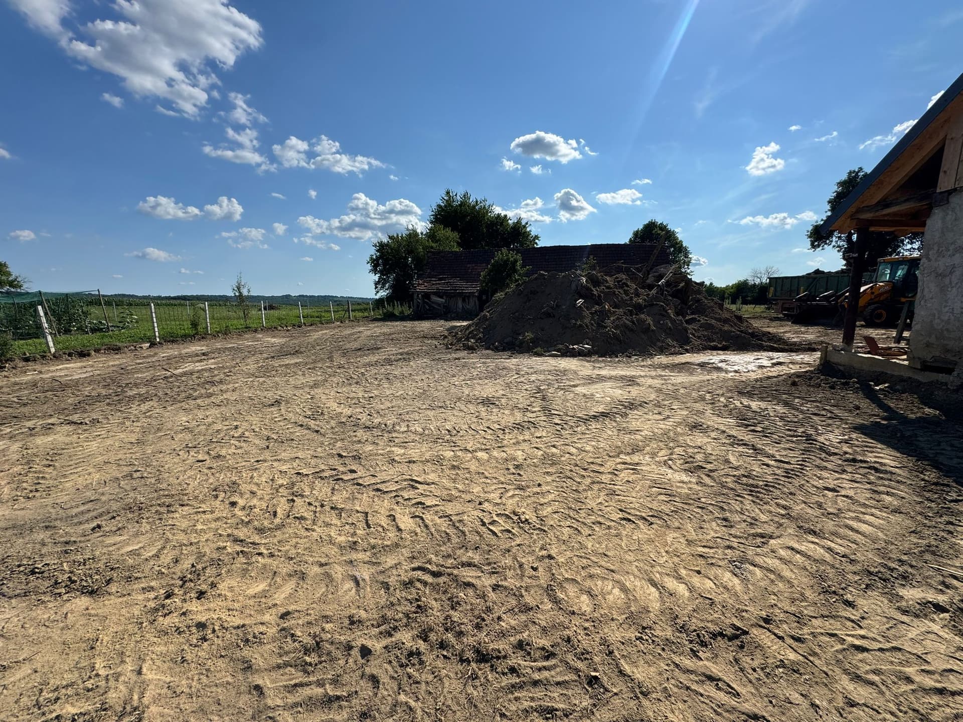 Gotova nivelirana podloga dvorišta