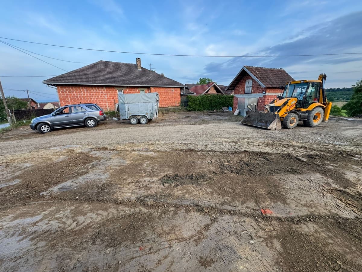 Završni radovi - nabijanje i finalizacija terena